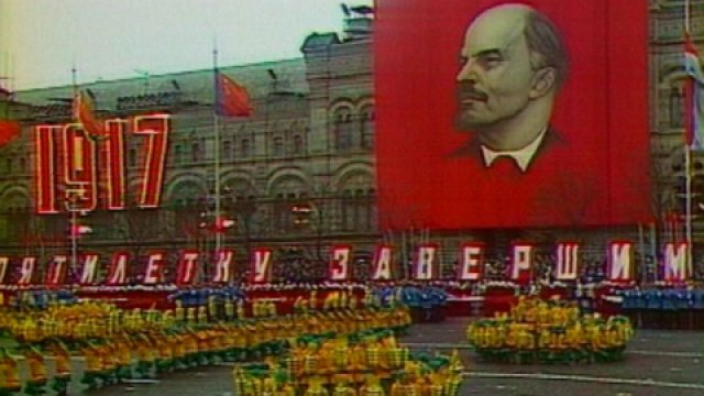 90 лет Октябрьской революции